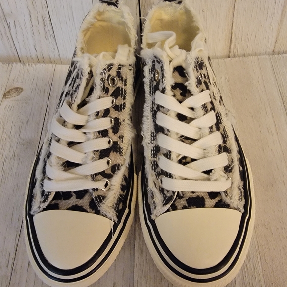 💥WINTER SALE💥GYPSY JAZZ/VERY G- DAKO LEOPARD DISTRESSED SNEAKERS - Picture 4 of 9